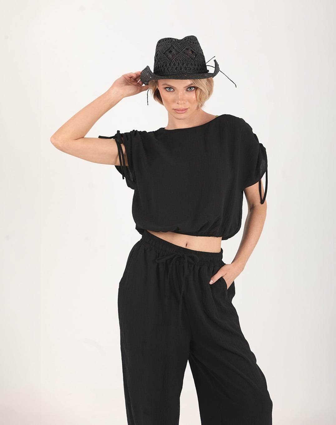 Aya Crop Top Black
